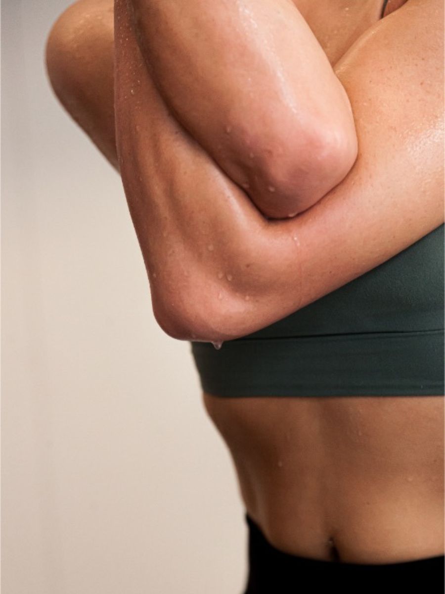 postura clase de vidha hot yoga